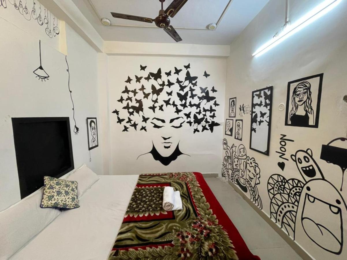 Madsquad Varanasi - Dorms & Rooms Exterior photo