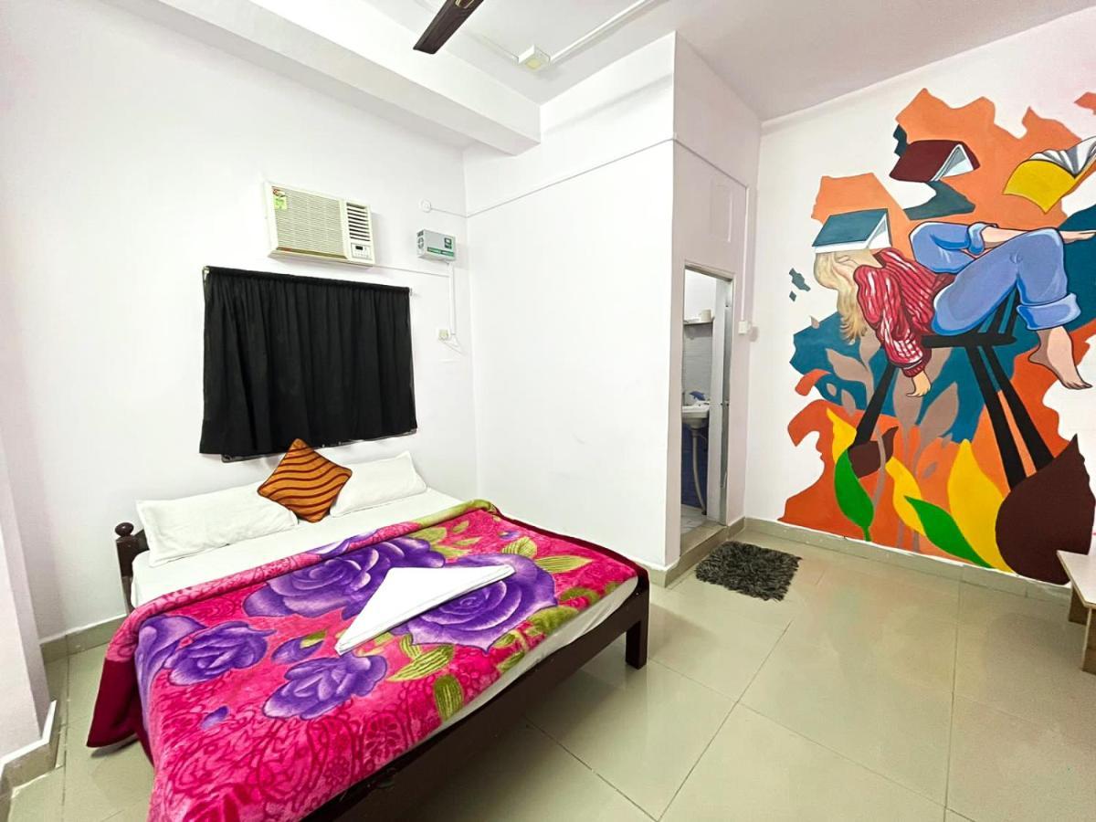 Madsquad Varanasi - Dorms & Rooms Exterior photo