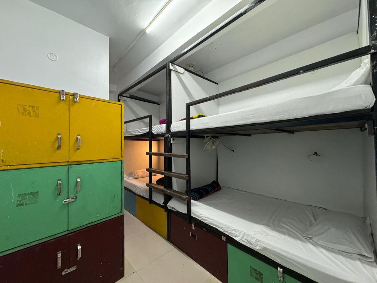 Madsquad Varanasi - Dorms & Rooms Exterior photo