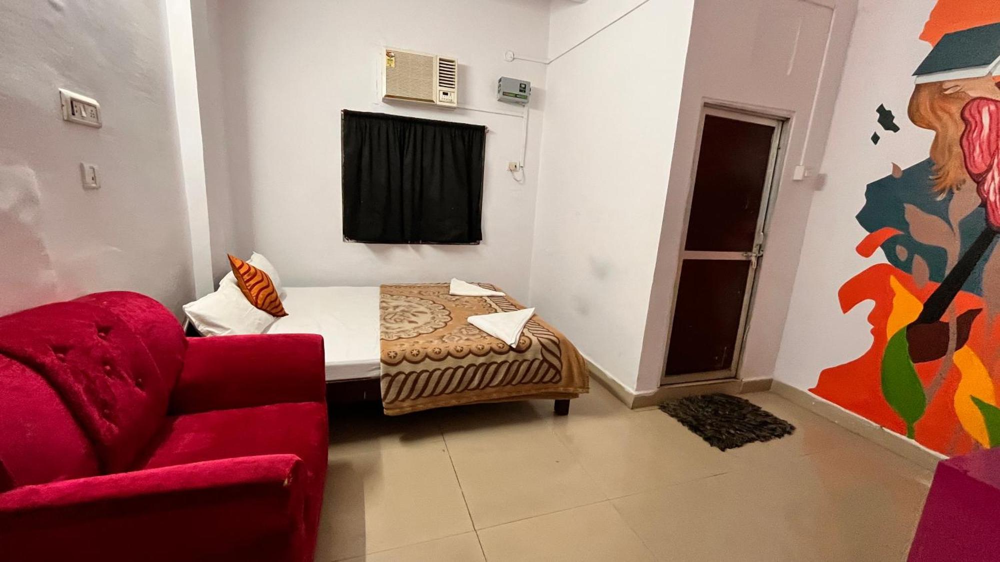 Madsquad Varanasi - Dorms & Rooms Exterior photo